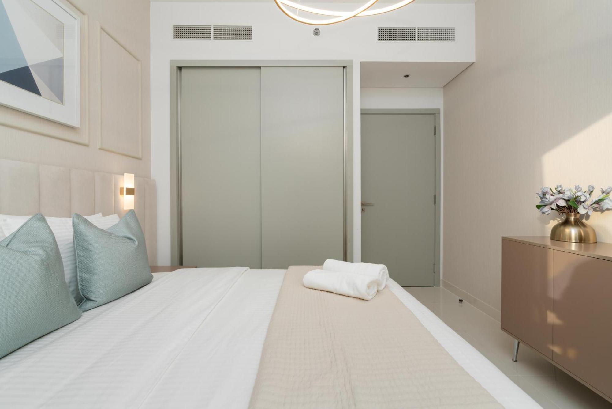 Isle Tower 2 - Beachfront Stunning - Full Sea Views Appartement Dubaï