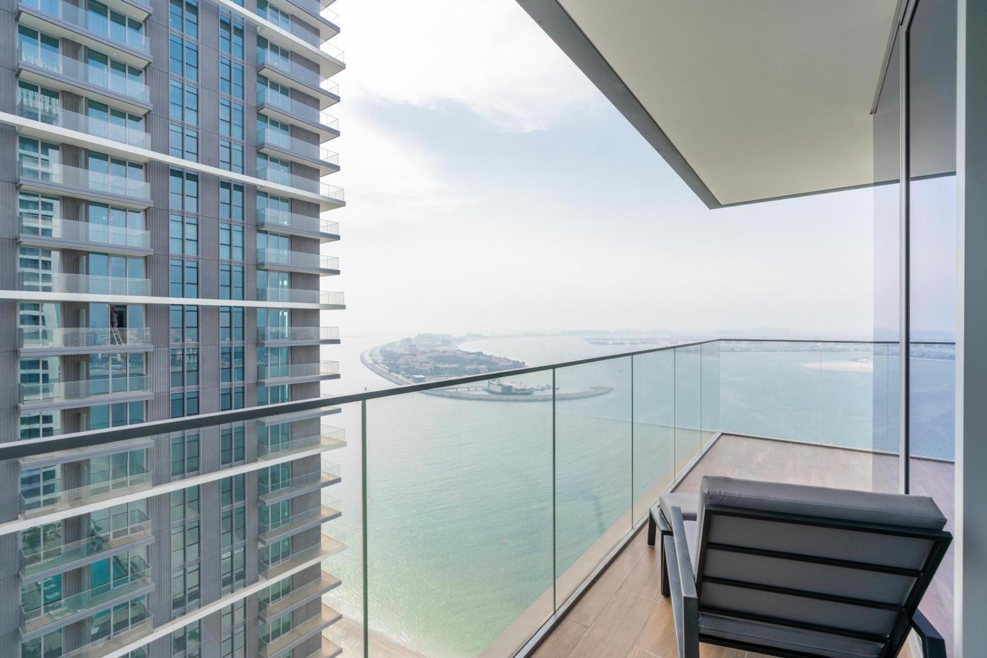 Isle Tower 2 - Beachfront Stunning - Full Sea Views *