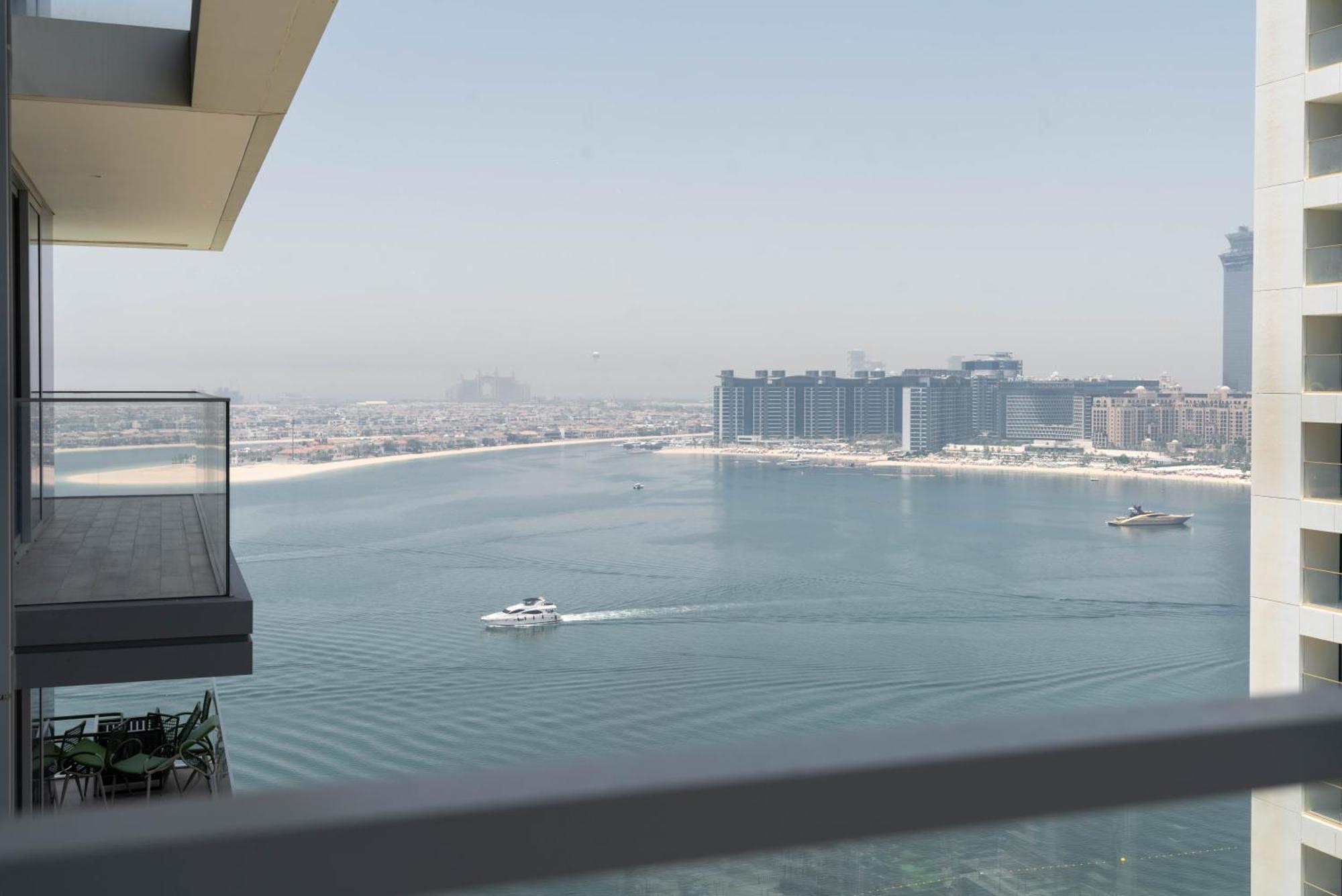 Isle Tower 2 - Beachfront Stunning - Full Sea Views