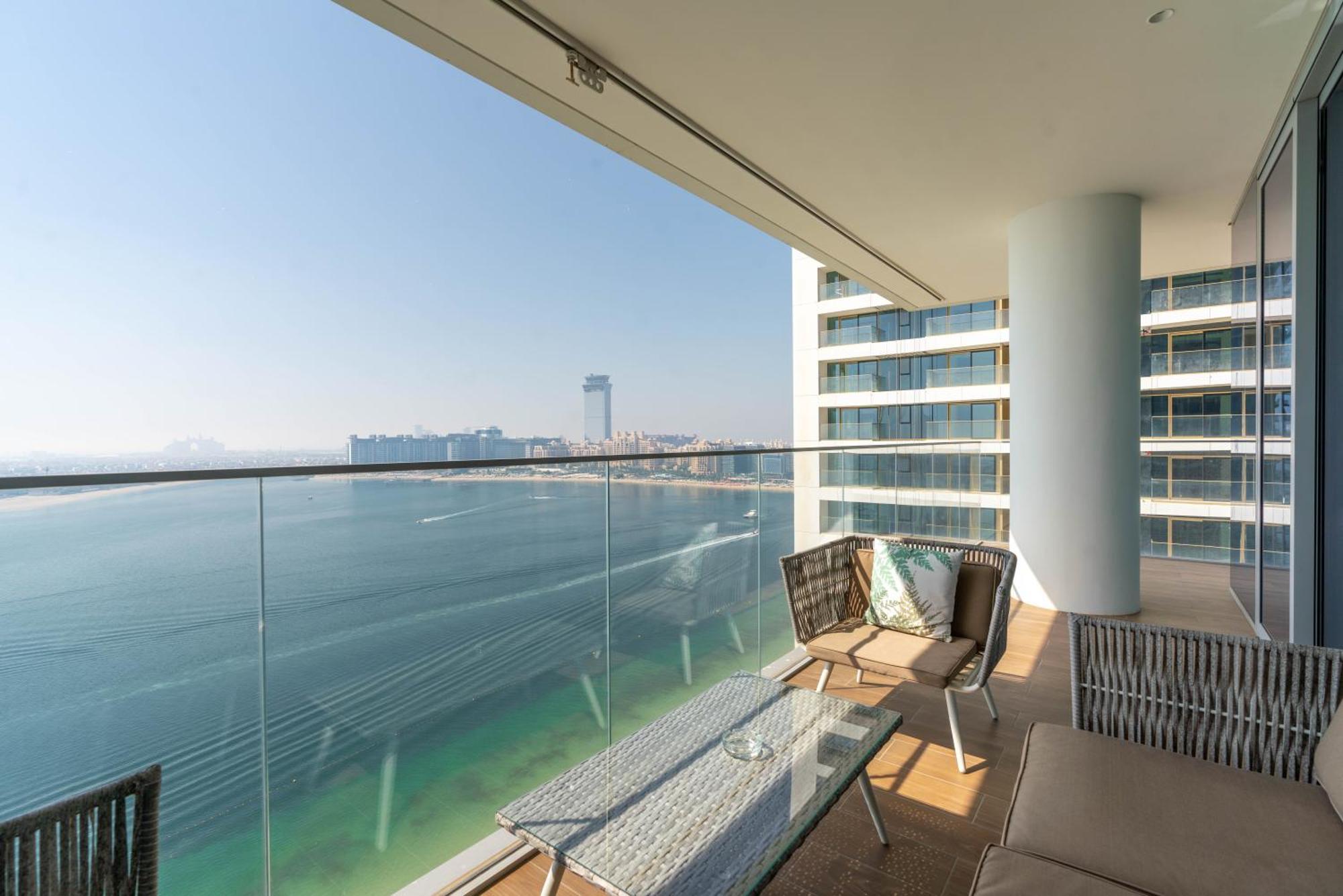 Isle Tower 2 - Beachfront Stunning - Full Sea Views * Dubaï
