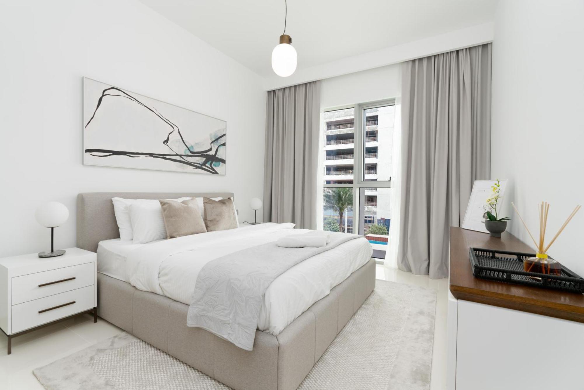 Isle Tower 2 - Beachfront Stunning - Full Sea Views *