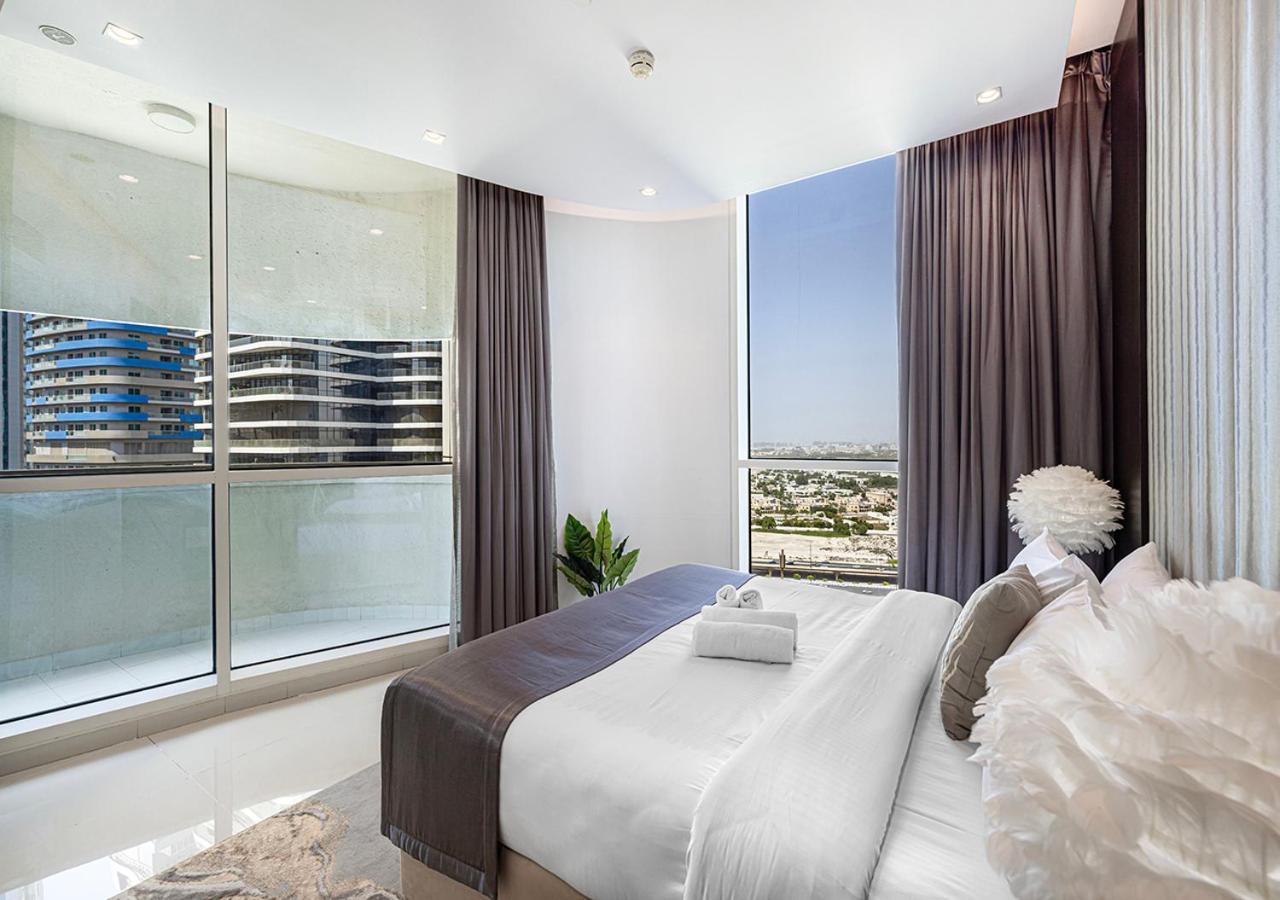 Burj Khalifa View! 2 Bedroom Luxe With 4 Minute Walk To Mall! Pool And Sauna Access! * Dubái