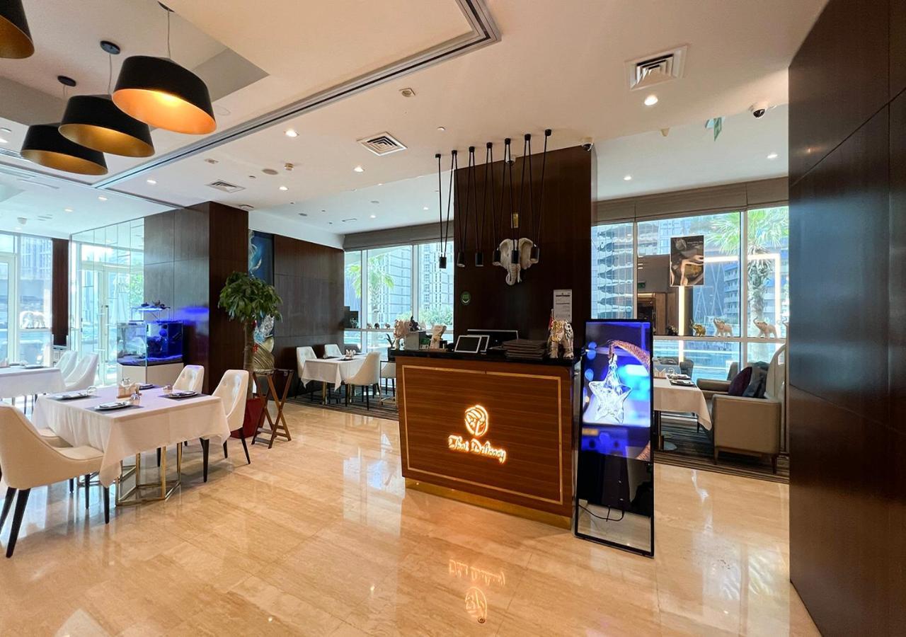 Burj Khalifa View! 2 Bedroom Luxe With 4 Minute Walk To Mall! Pool And Sauna Access! Apartamento