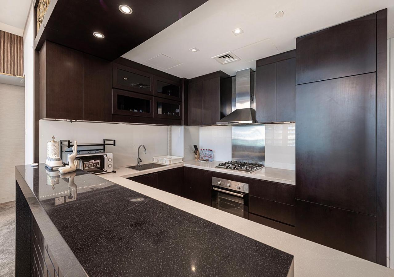 Apartamento Burj Khalifa View! 2 Bedroom Luxe With 4 Minute Walk To Mall! Pool And Sauna Access!