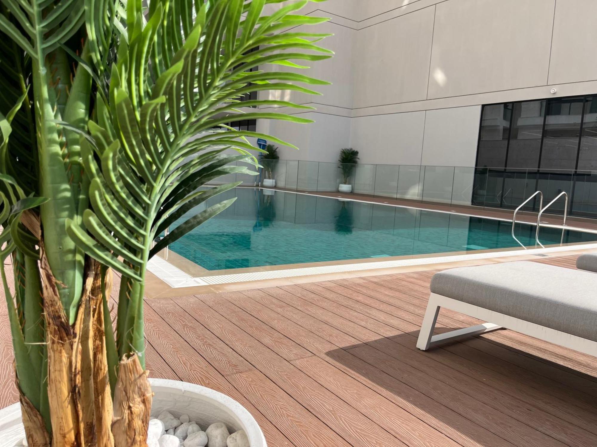 Bright New With Pool & Gym Access, 5 Min From Gardens Metro *
