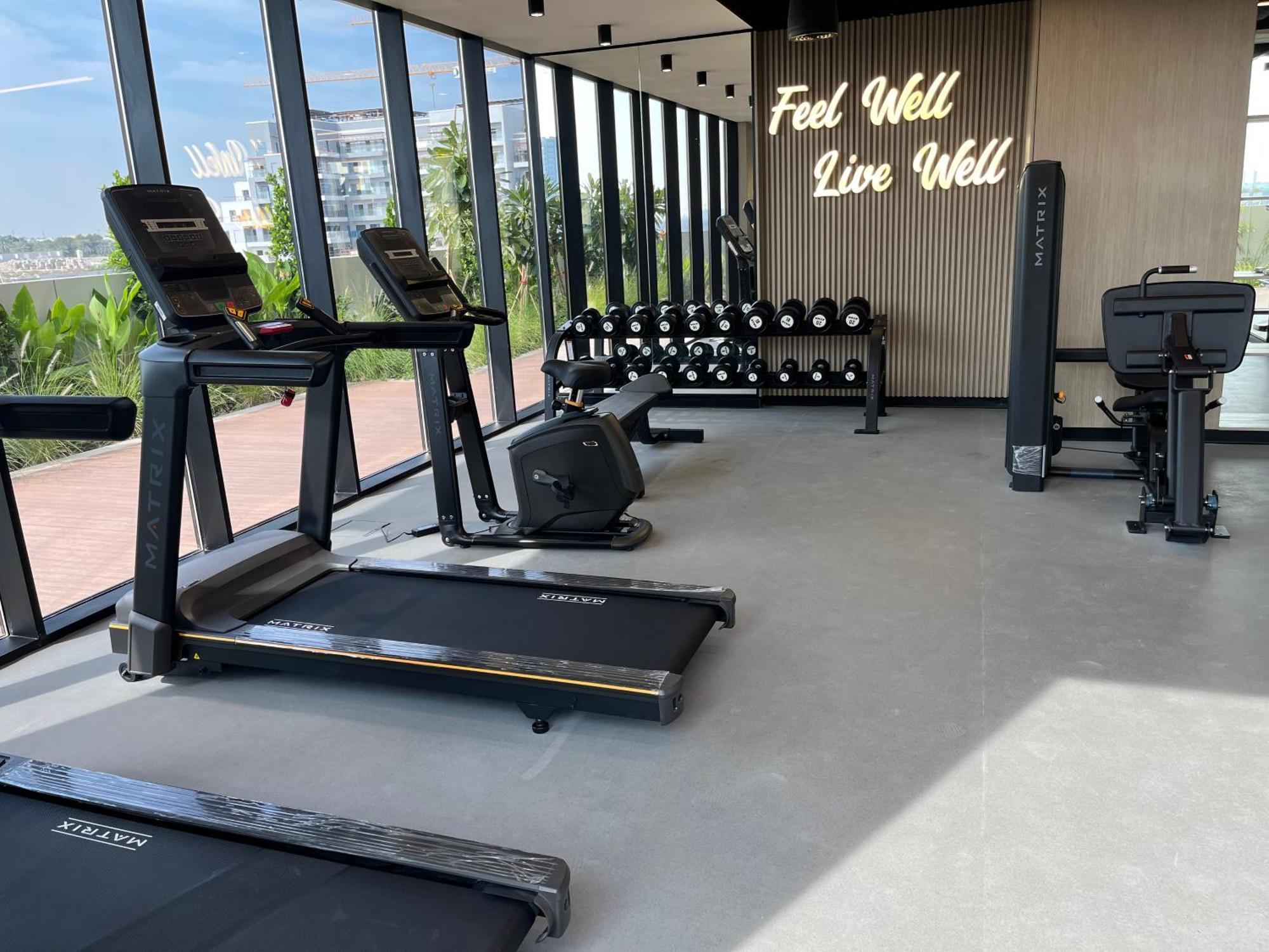 Bright New With Pool & Gym Access, 5 Min From Gardens Metro Dubai