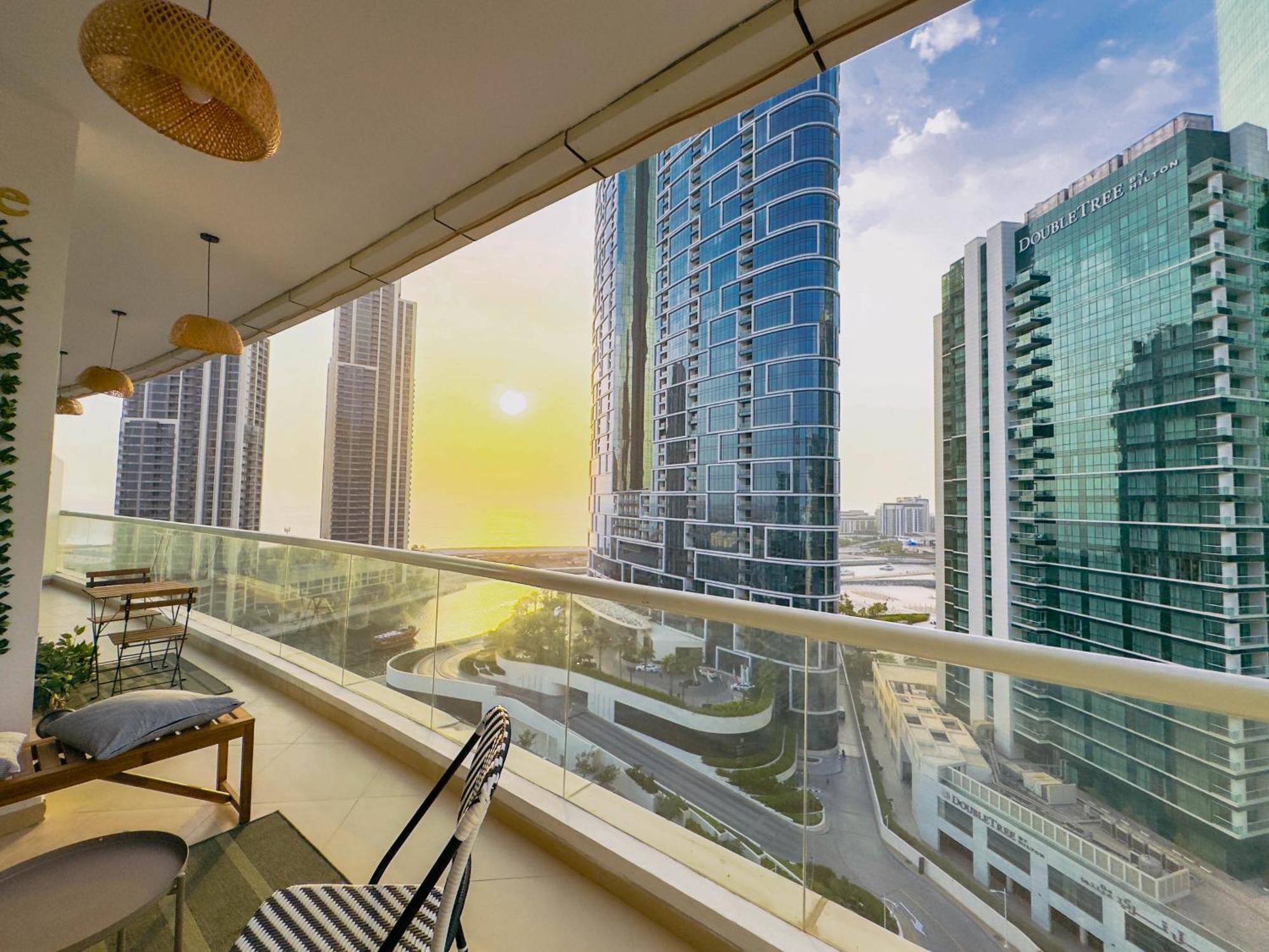 Lägenhet Luxury 3bhk Jbr By One Tree *