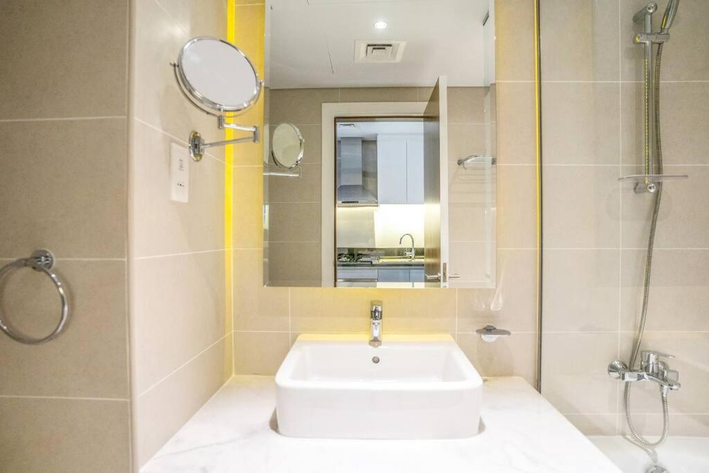 Apartment Elegant In Business Bay With Pool And Gym Dubai