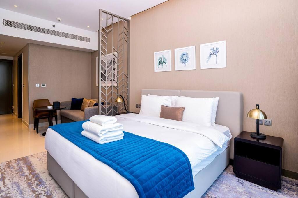 Elegant In Business Bay With Pool And Gym Dubai