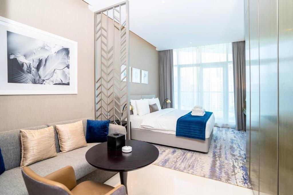Elegant In Business Bay With Pool And Gym Apartment *