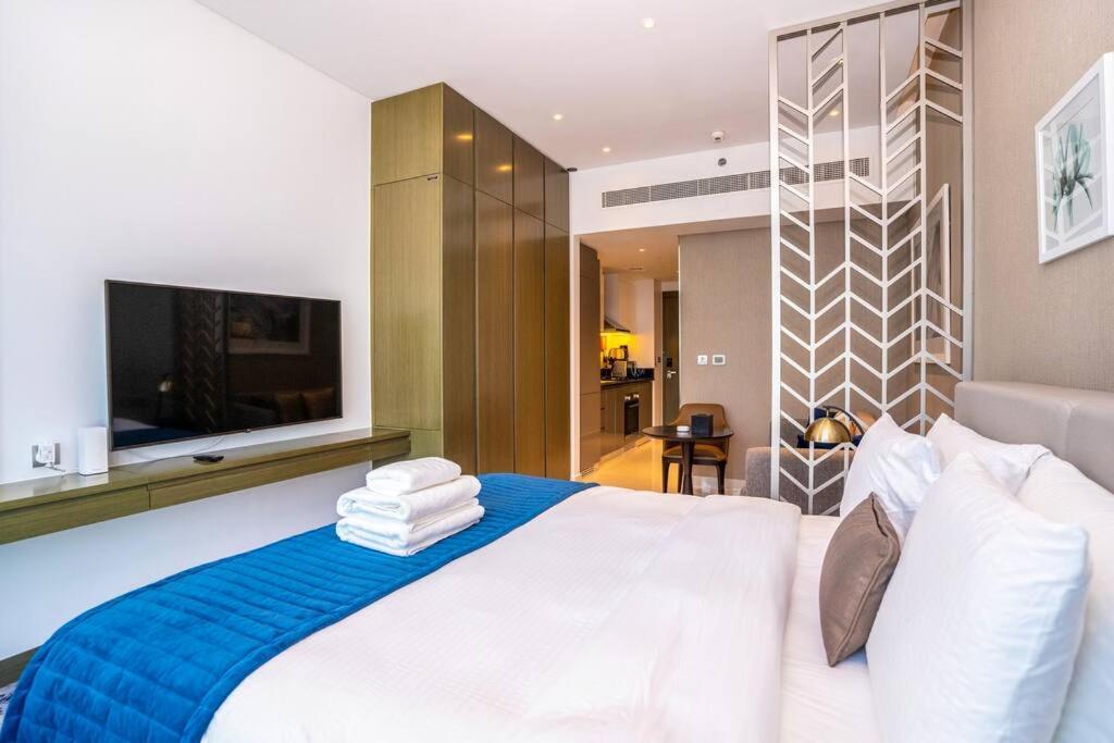 Apartment Elegant In Business Bay With Pool And Gym Dubai