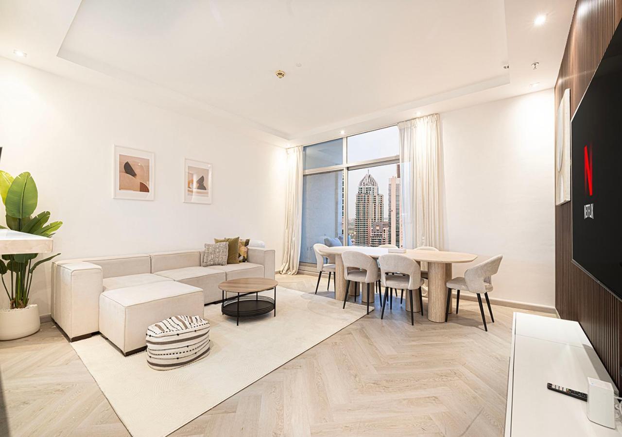 Modern 4br With Balcony And Scenic Marina Views Dubái