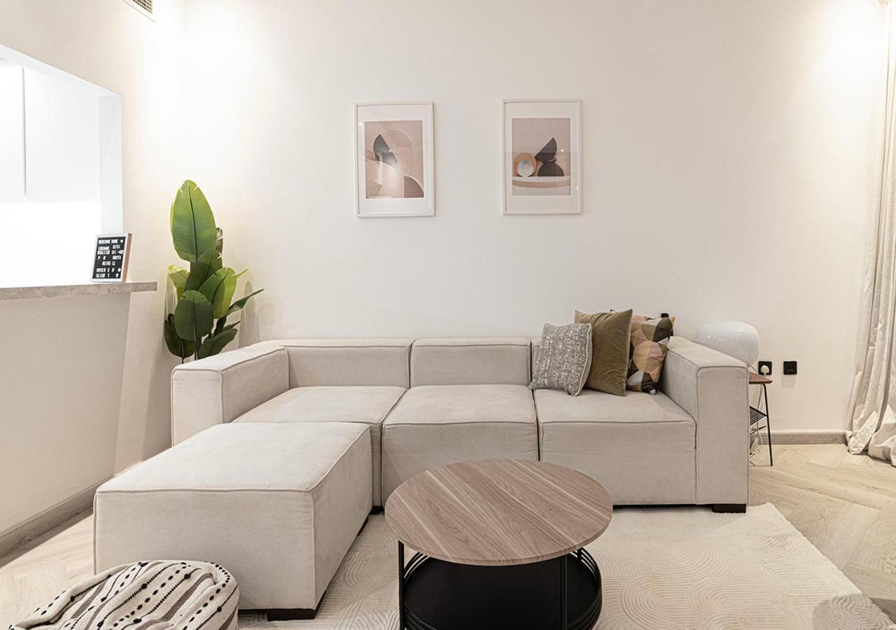 Modern 4br With Balcony And Scenic Marina Views Apartamento Dubái