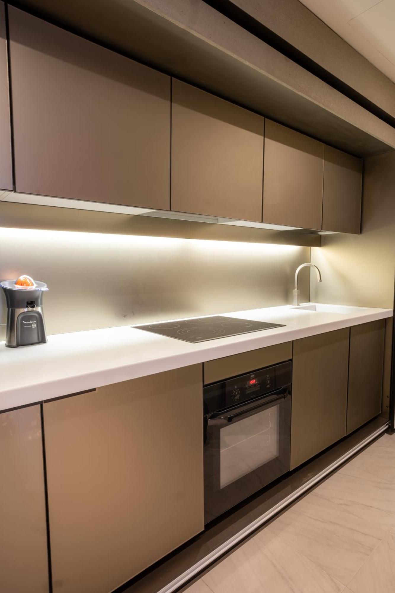 Appartamento 2-br Luxury In Armani Residences