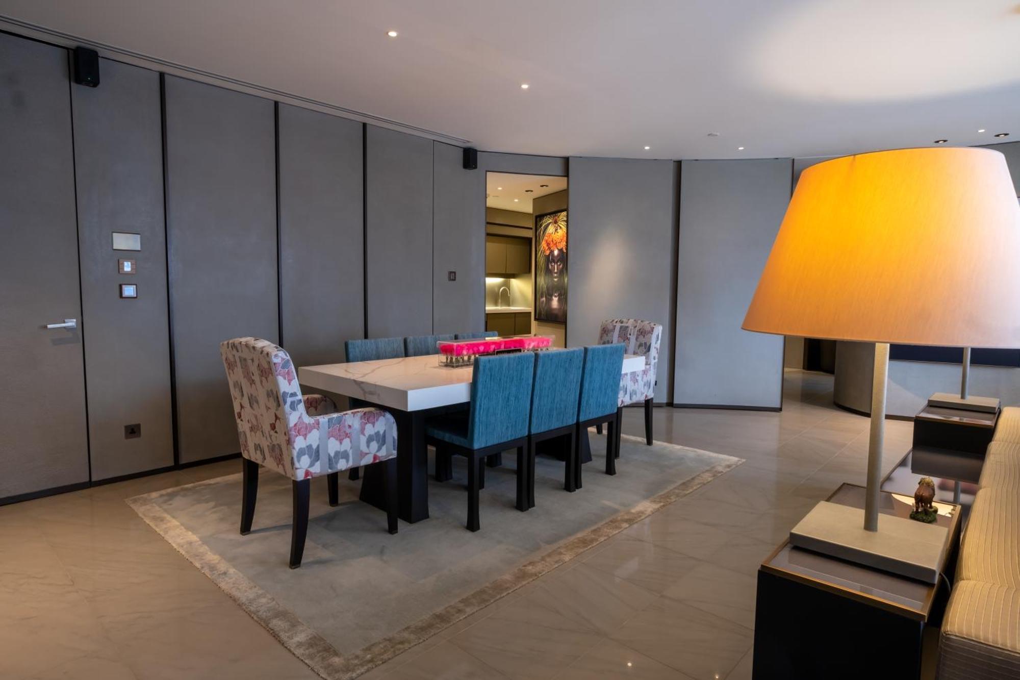 2-br Luxury In Armani Residences * Dubai