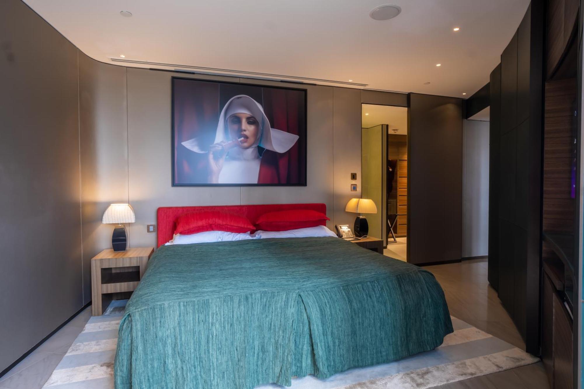 2-br Luxury In Armani Residences *