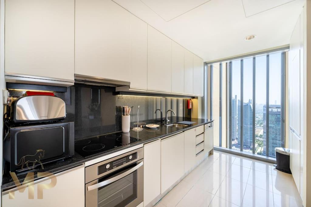 Marco Polo - Chic 1br In Marina Hub, Expansive Balcony Appartement *