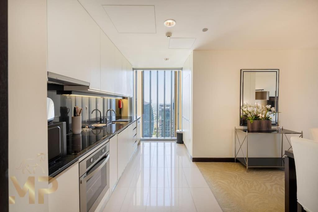 Marco Polo - Chic 1br In Marina Hub, Expansive Balcony Appartement Dubaï