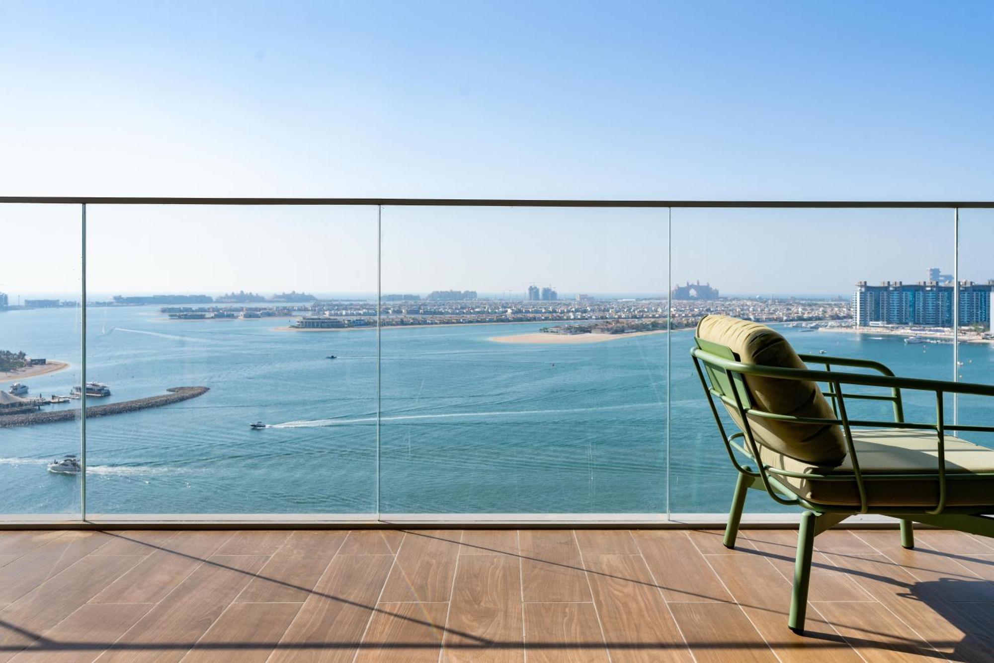 Isle Tower 2 - Beachfront Stunning - Full Sea Views *