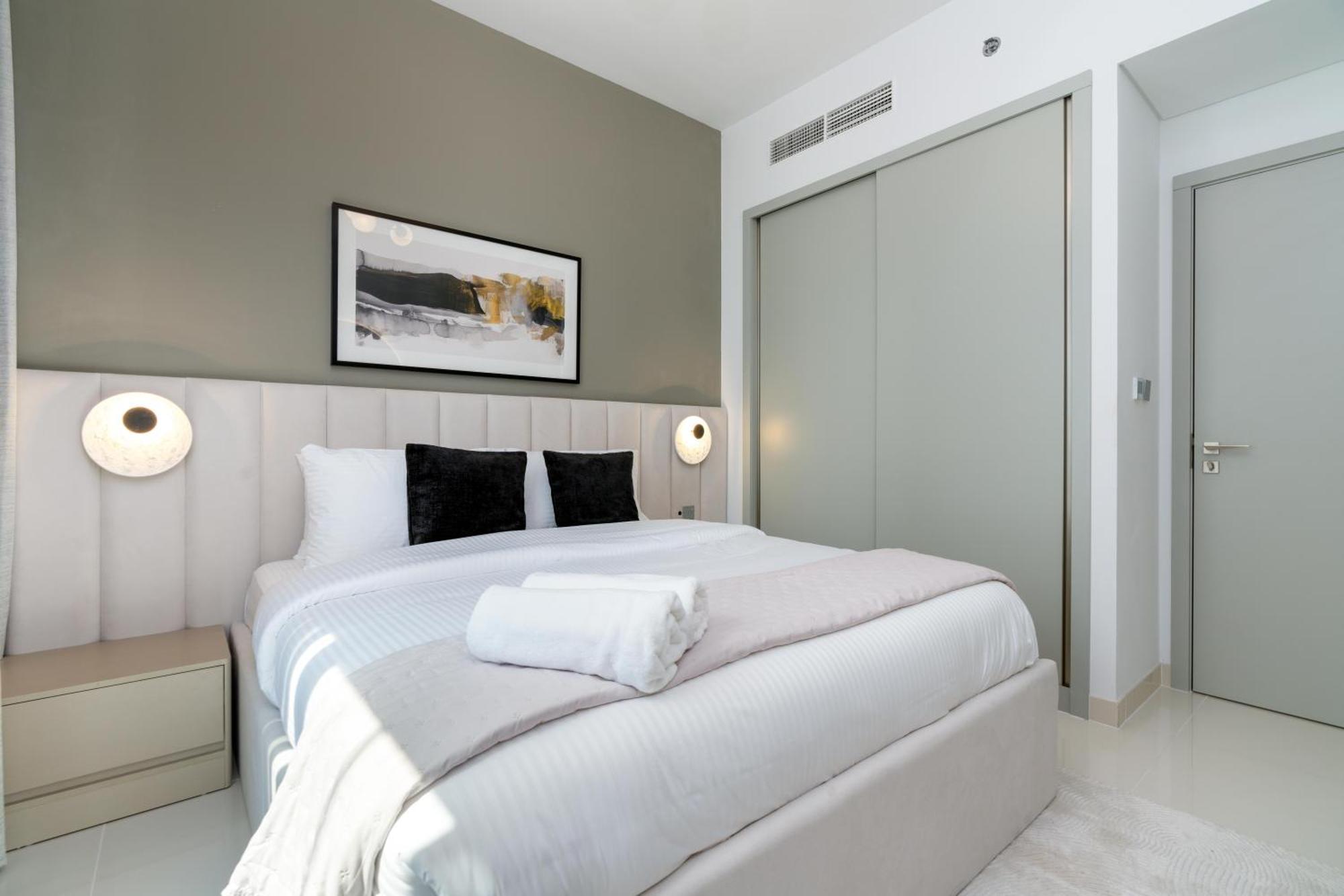 Isle Tower 2 - Beachfront Stunning - Full Sea Views Appartement *