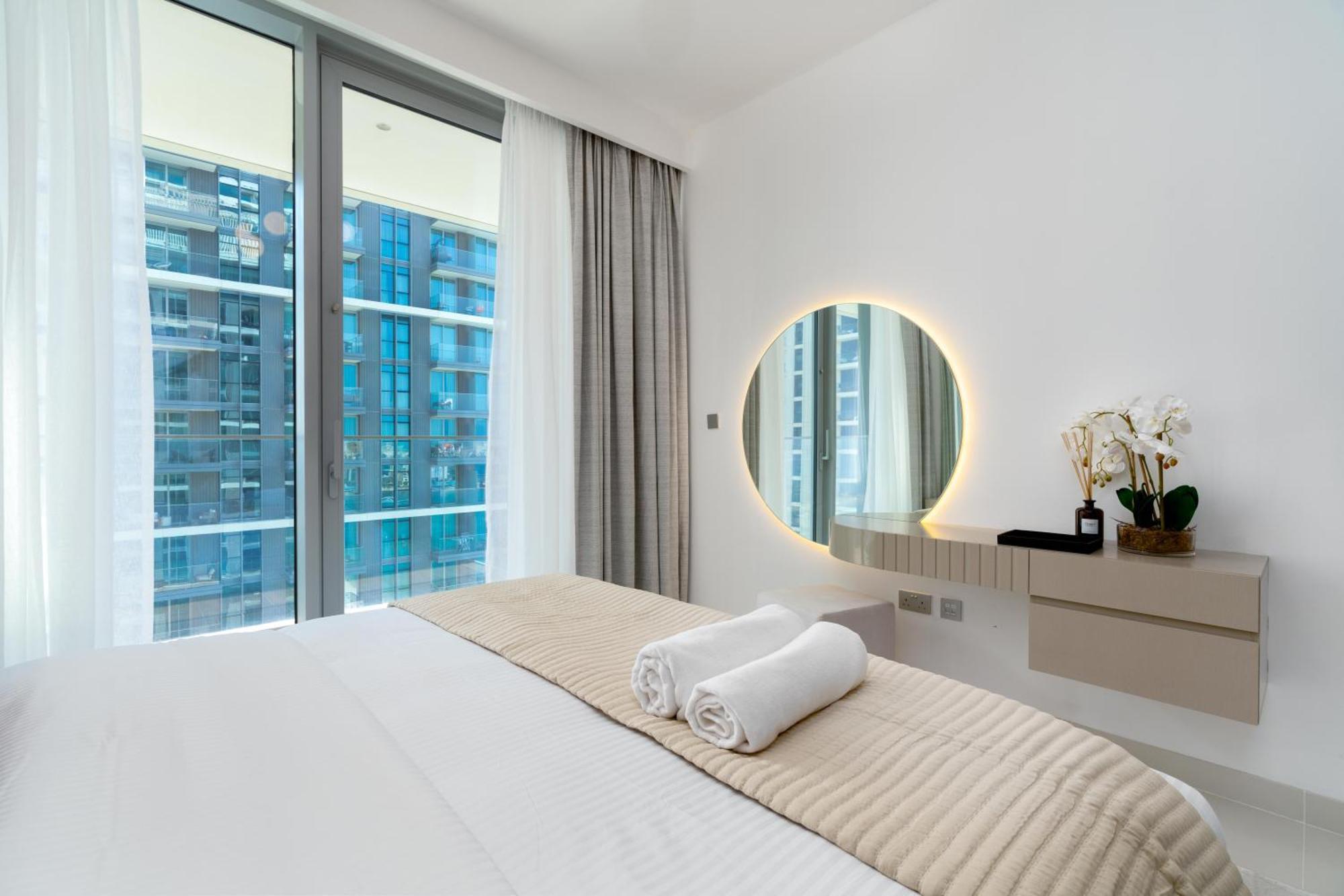 Isle Tower 2 - Beachfront Stunning - Full Sea Views *