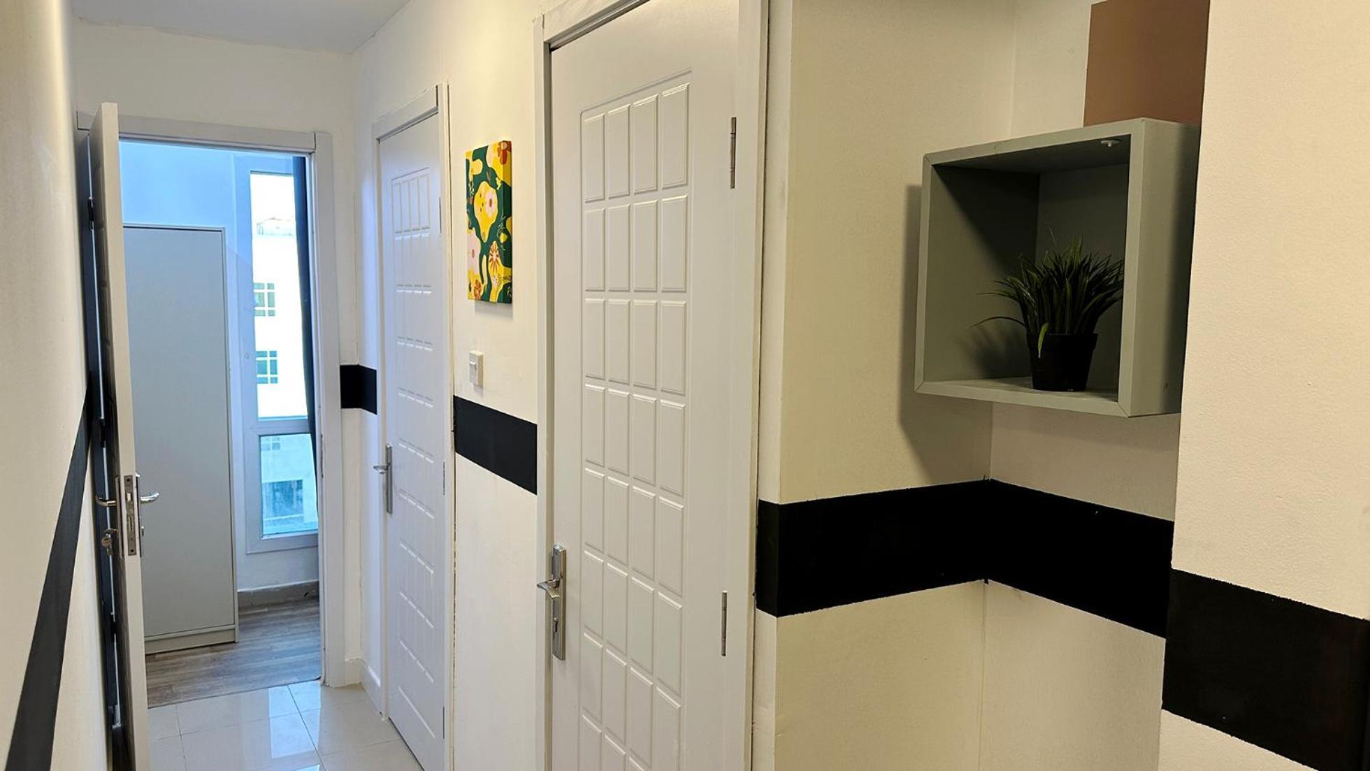 Blissful Partition In Bur Near Burjuman Metro Rum i privatbostad