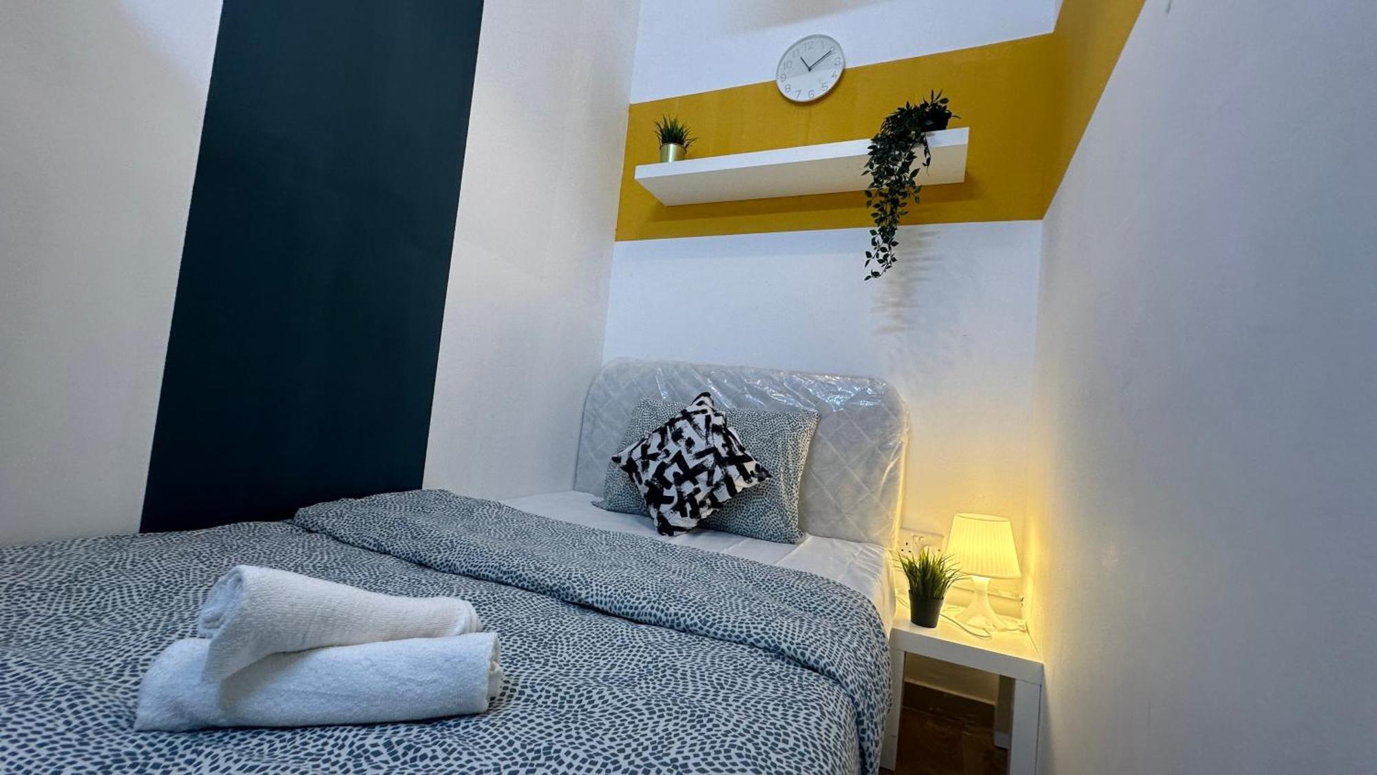 Rum i privatbostad Blissful Partition In Bur Near Burjuman Metro *