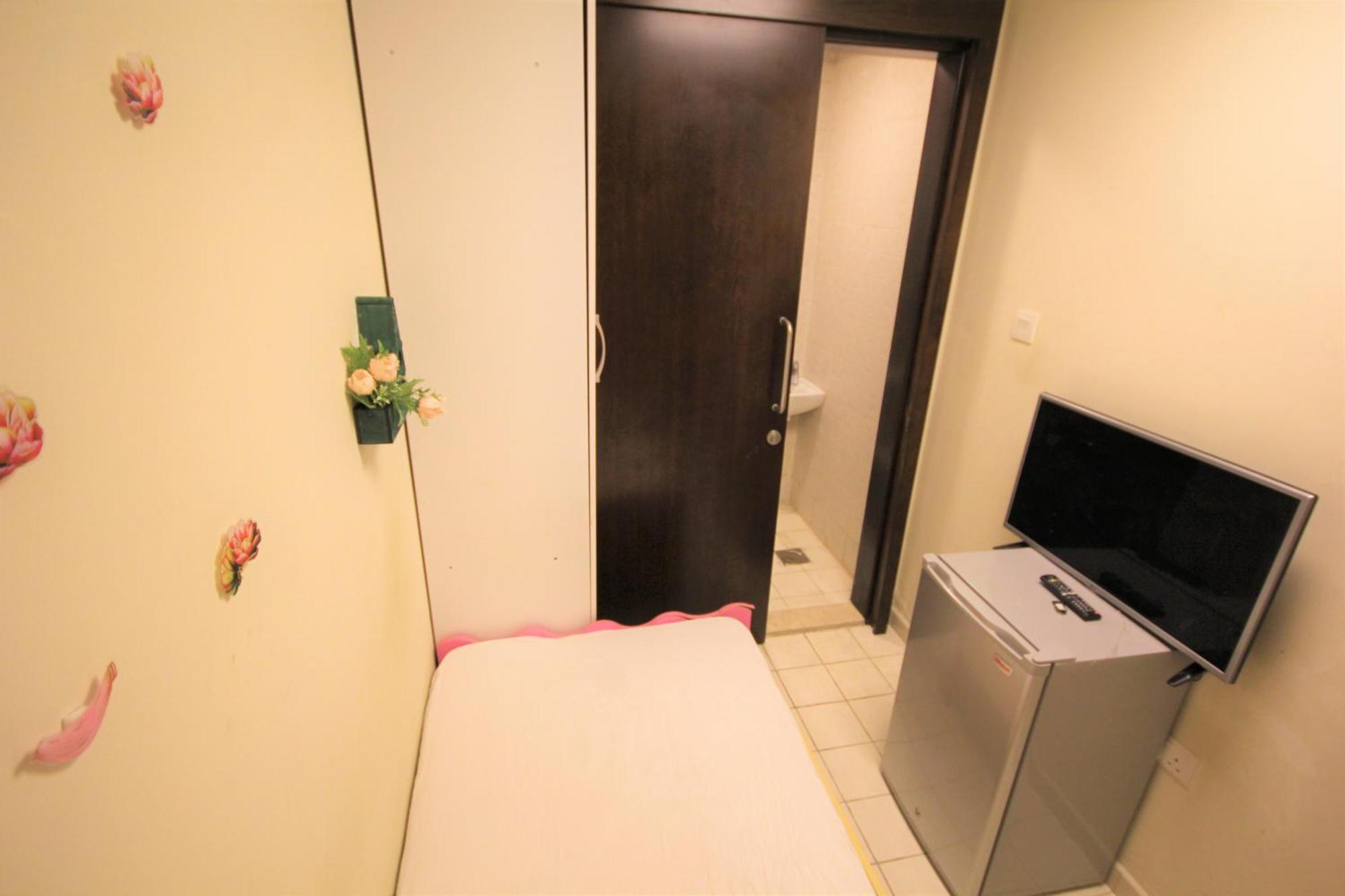 Wonderful ' For Girls Only ' In Tecom, Al Barsha Privatunterkunft *