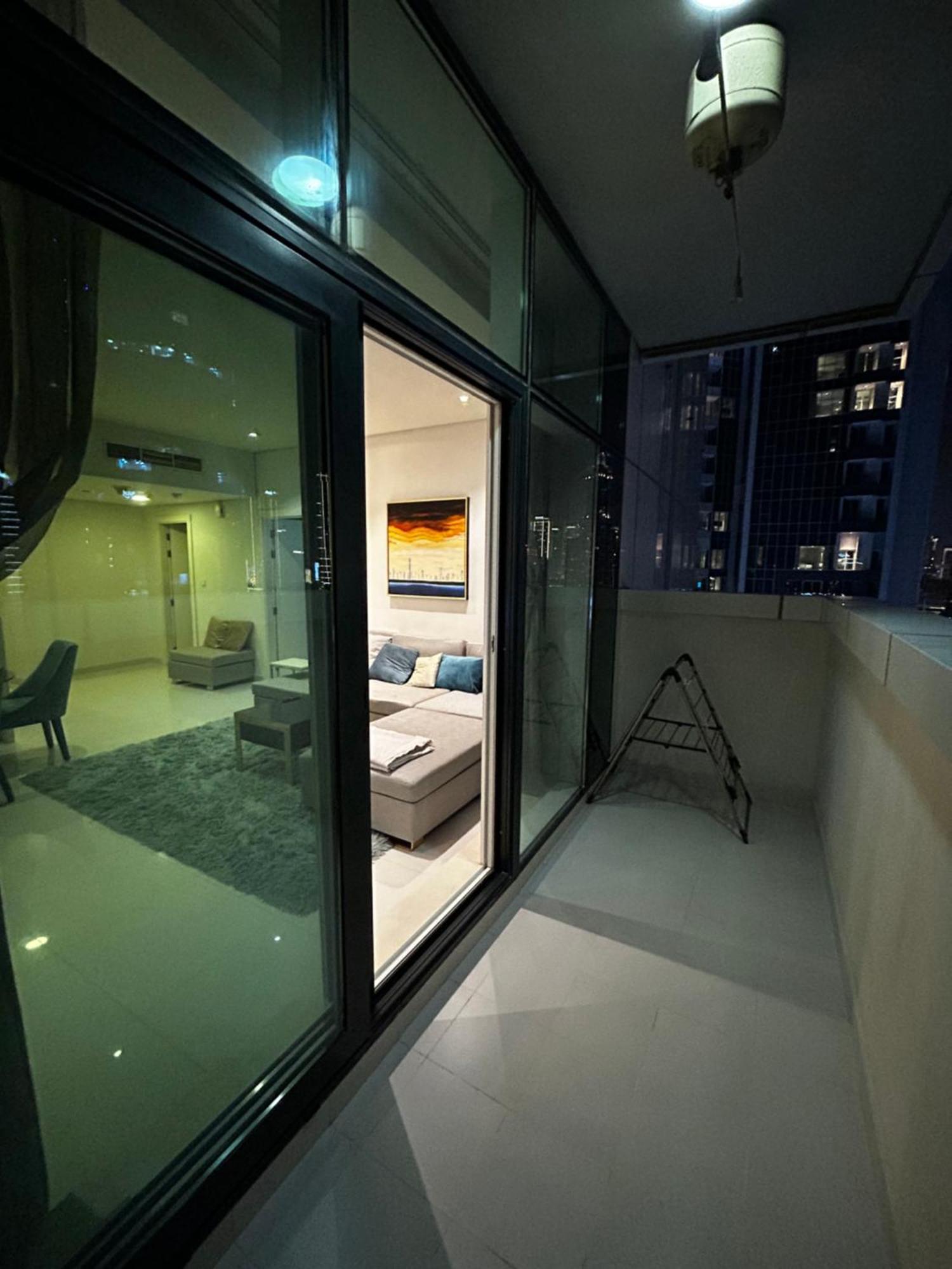 Downtown Escape By The Canal * Dubaï