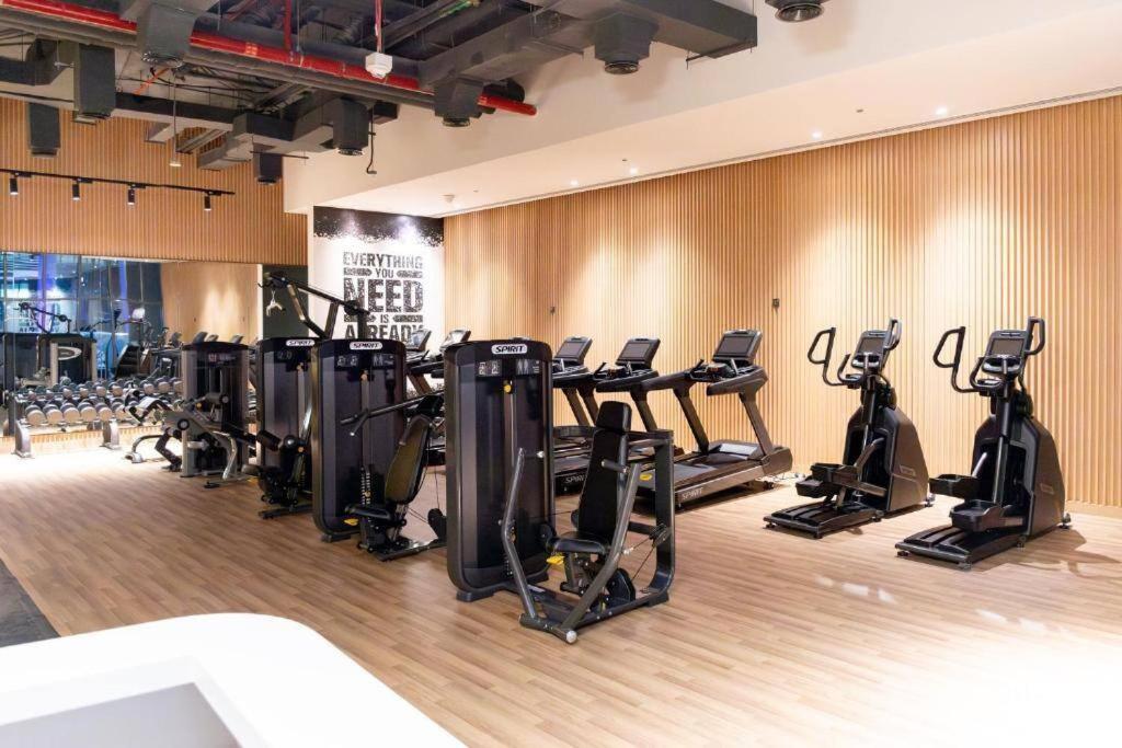 Luxury Studio With Free Infinity Pool Beach Gym And Parking Dubái