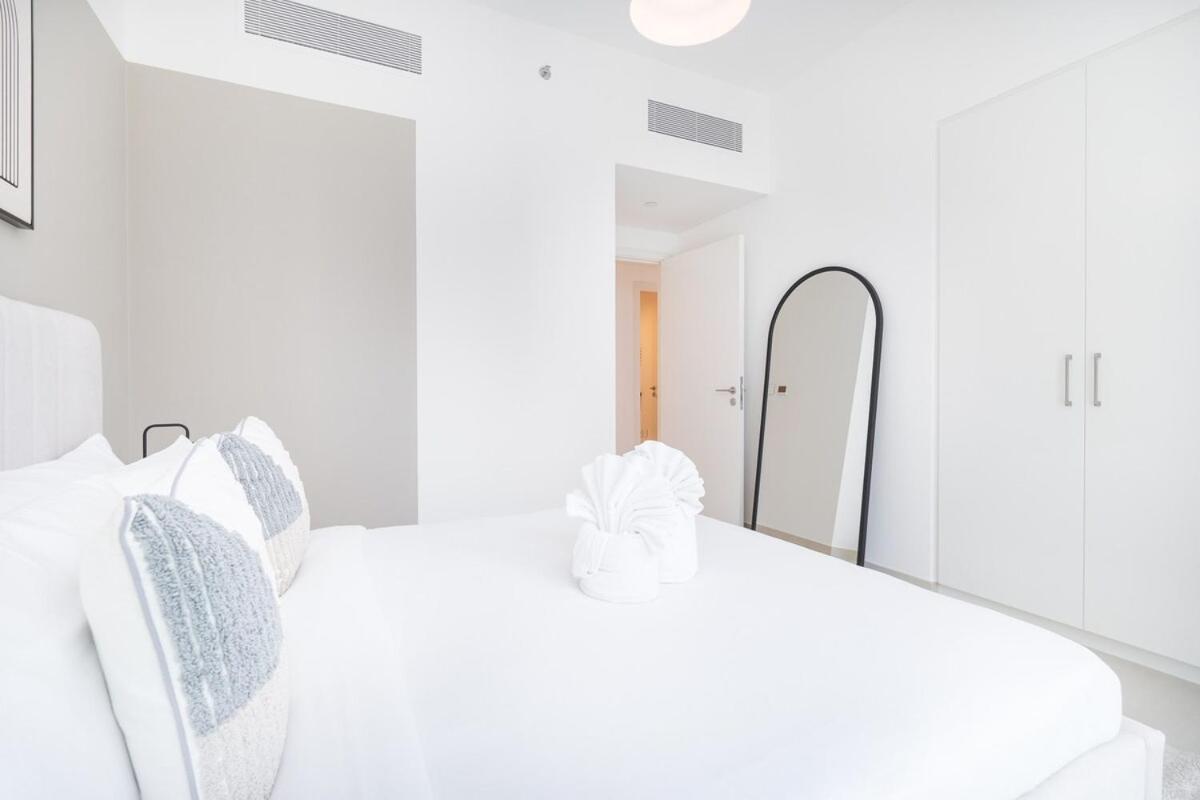 Luxurious 4-bedrooms Near Burj Khalifa And Mall In Downtown! Lägenhet *