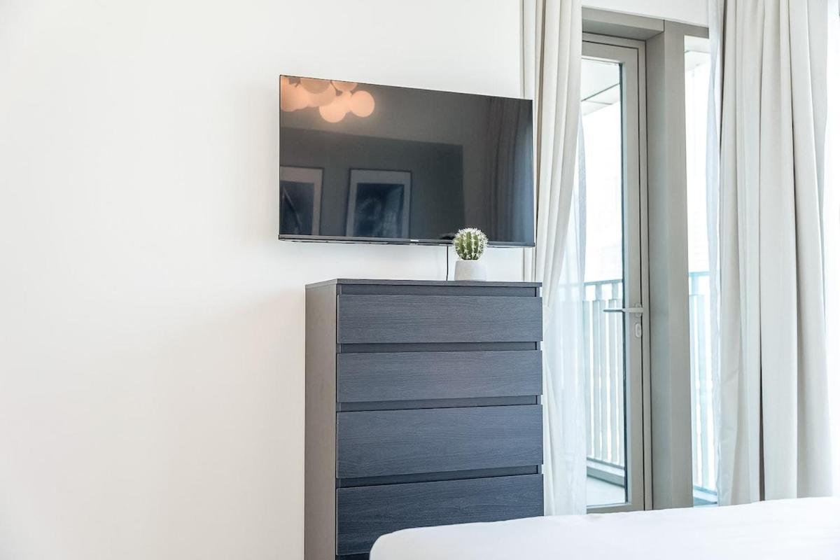Luxurious 4-bedrooms Near Burj Khalifa And Mall In Downtown! Lägenhet *