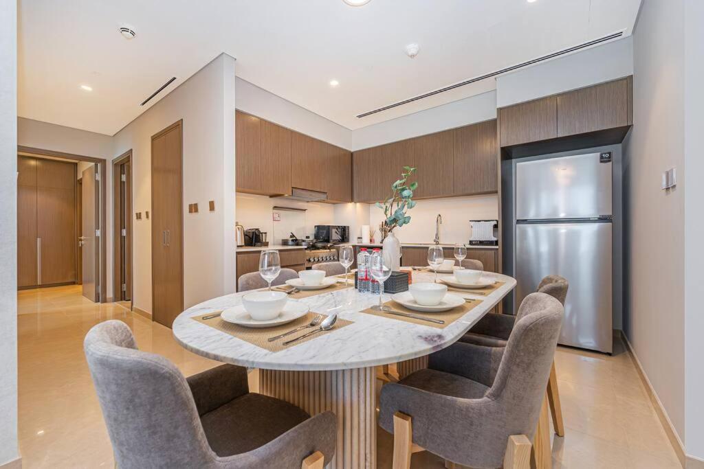 Apartment 4min To Mall - Pool Access - King Bed