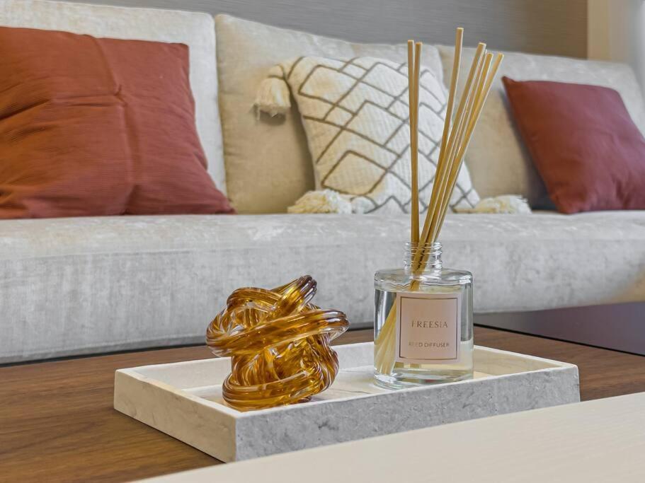 4min To Mall - Pool Access - King Bed Apartment