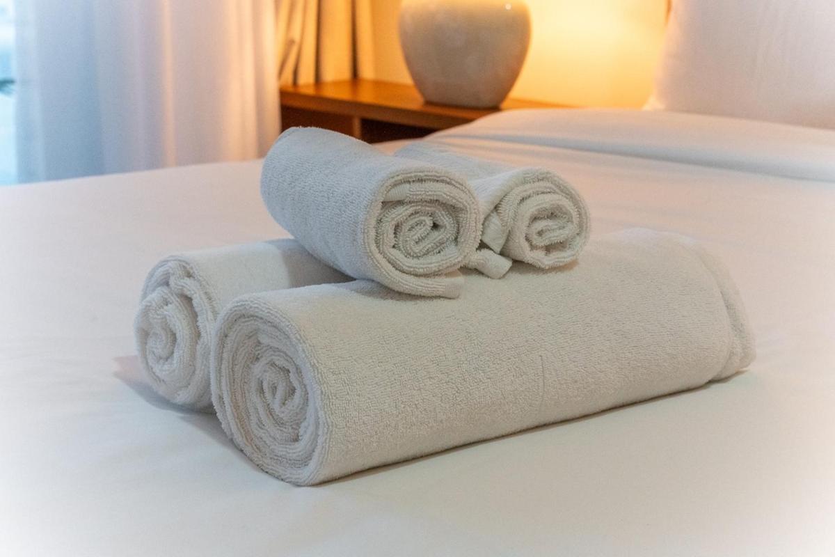Classy 2-bedrooms With Vintage-inspired Furniture At Executive Tower M! Lägenhet Dubai