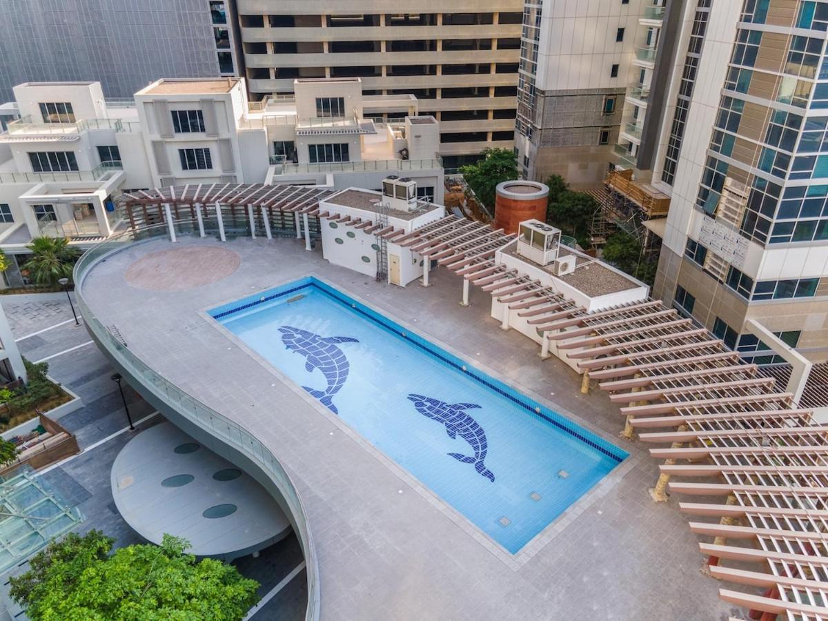 Lägenhet Classy 2-bedrooms With Vintage-inspired Furniture At Executive Tower M! Dubai