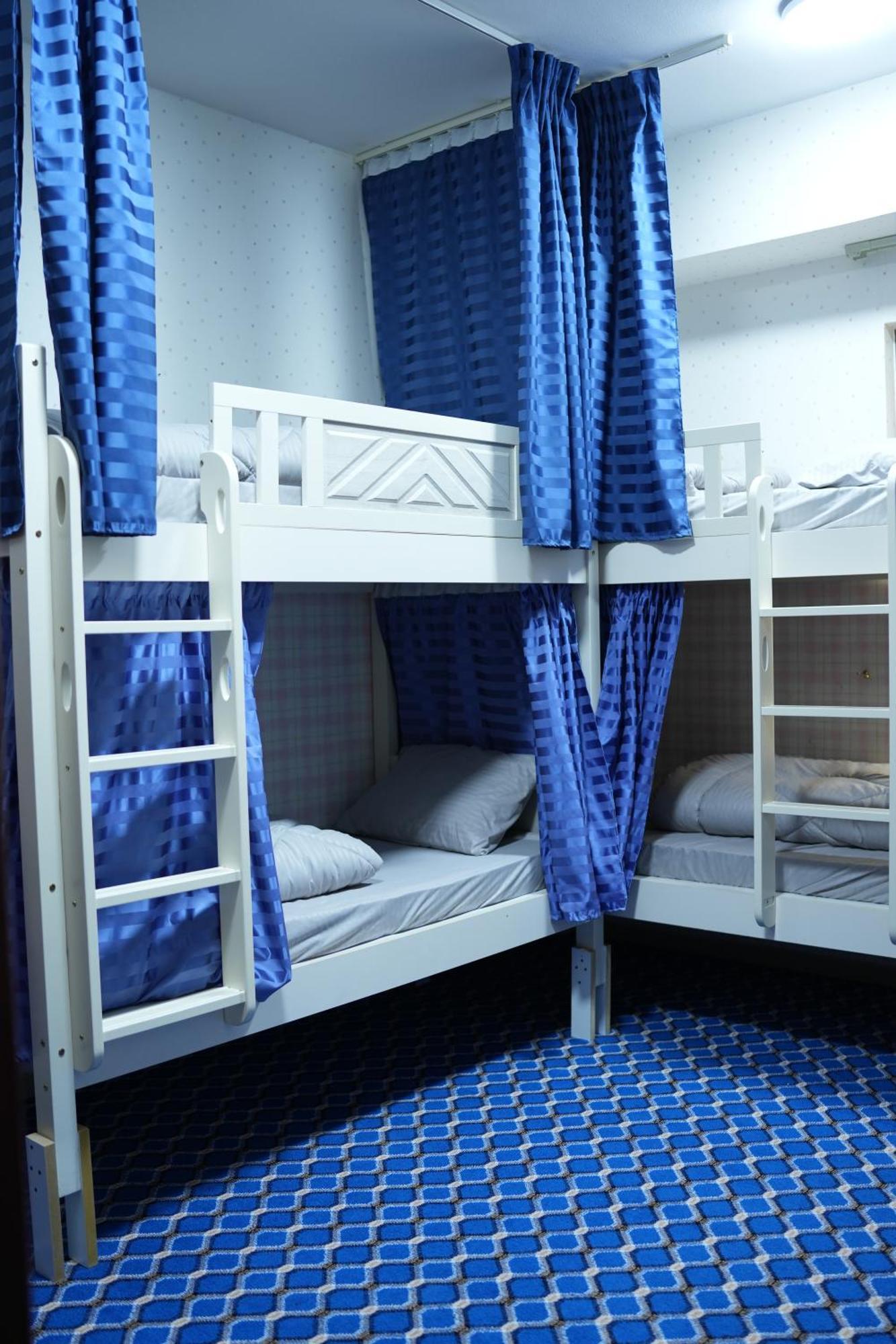 Hostal The Blue Parrot Jbr