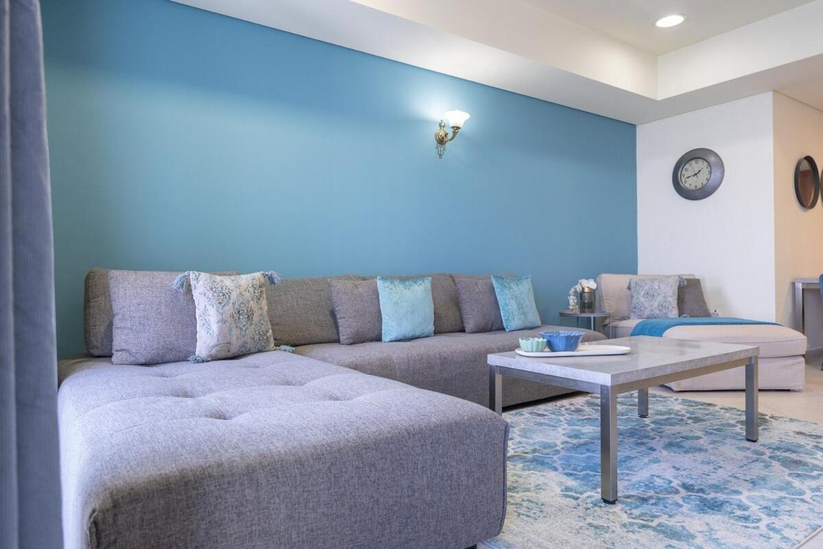 Lejlighed Stunning 1-bedroom With Marina Views
