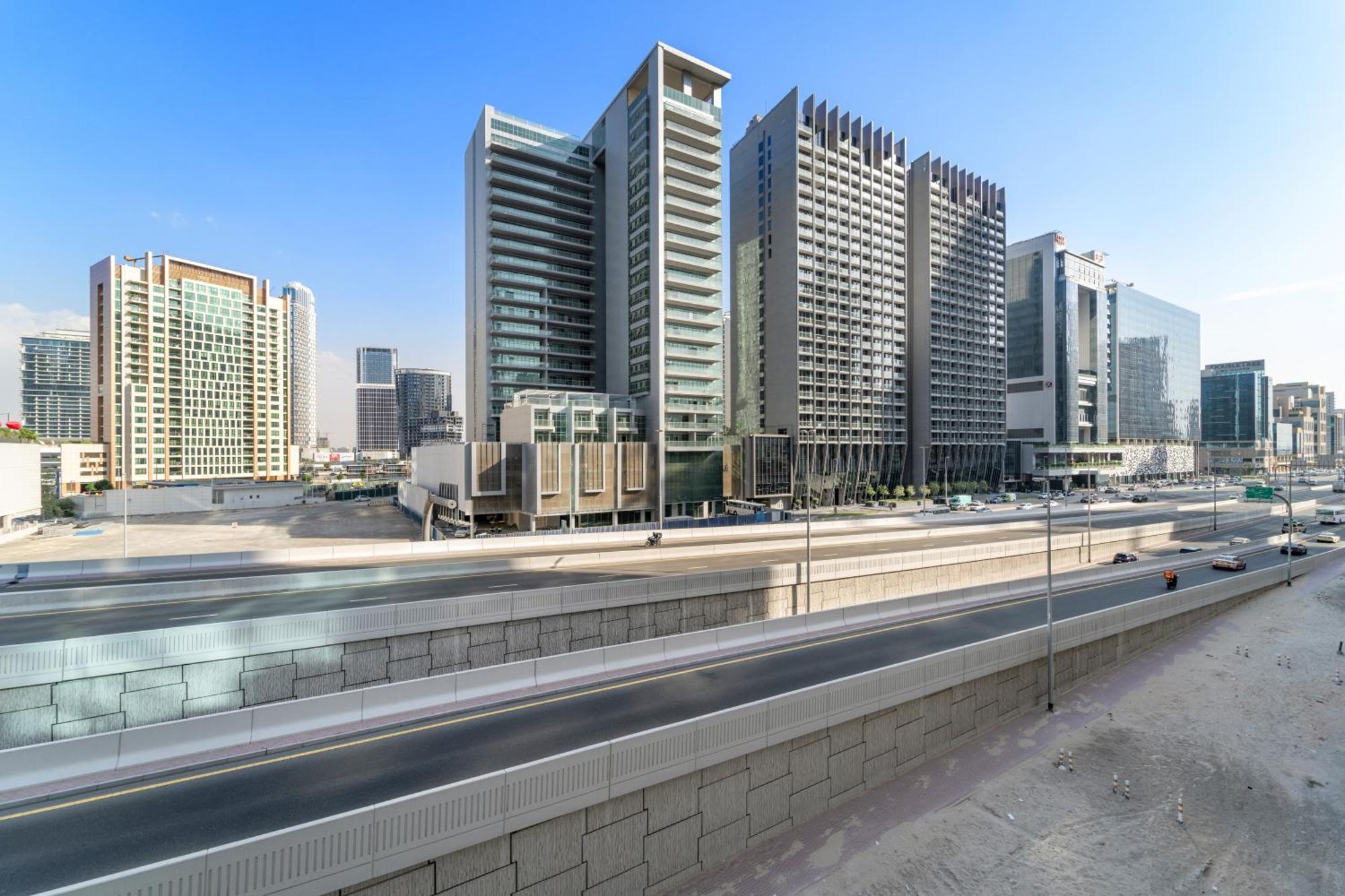 Bright & Spacious 1br In Downtown With Balcony L Close To Mall Appartement