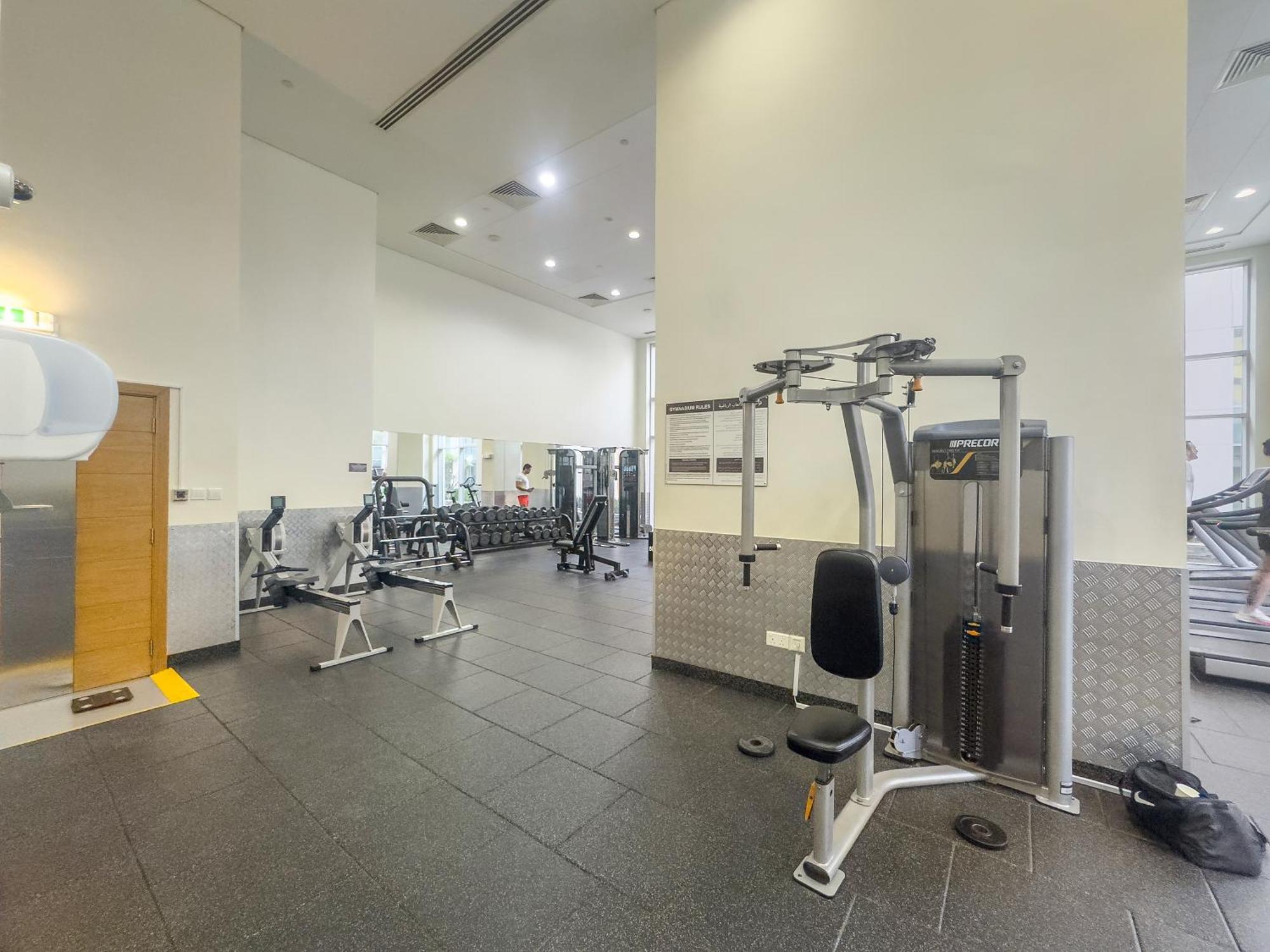 Bright & Spacious 1br In Downtown With Balcony L Close To Mall Appartement Dubai