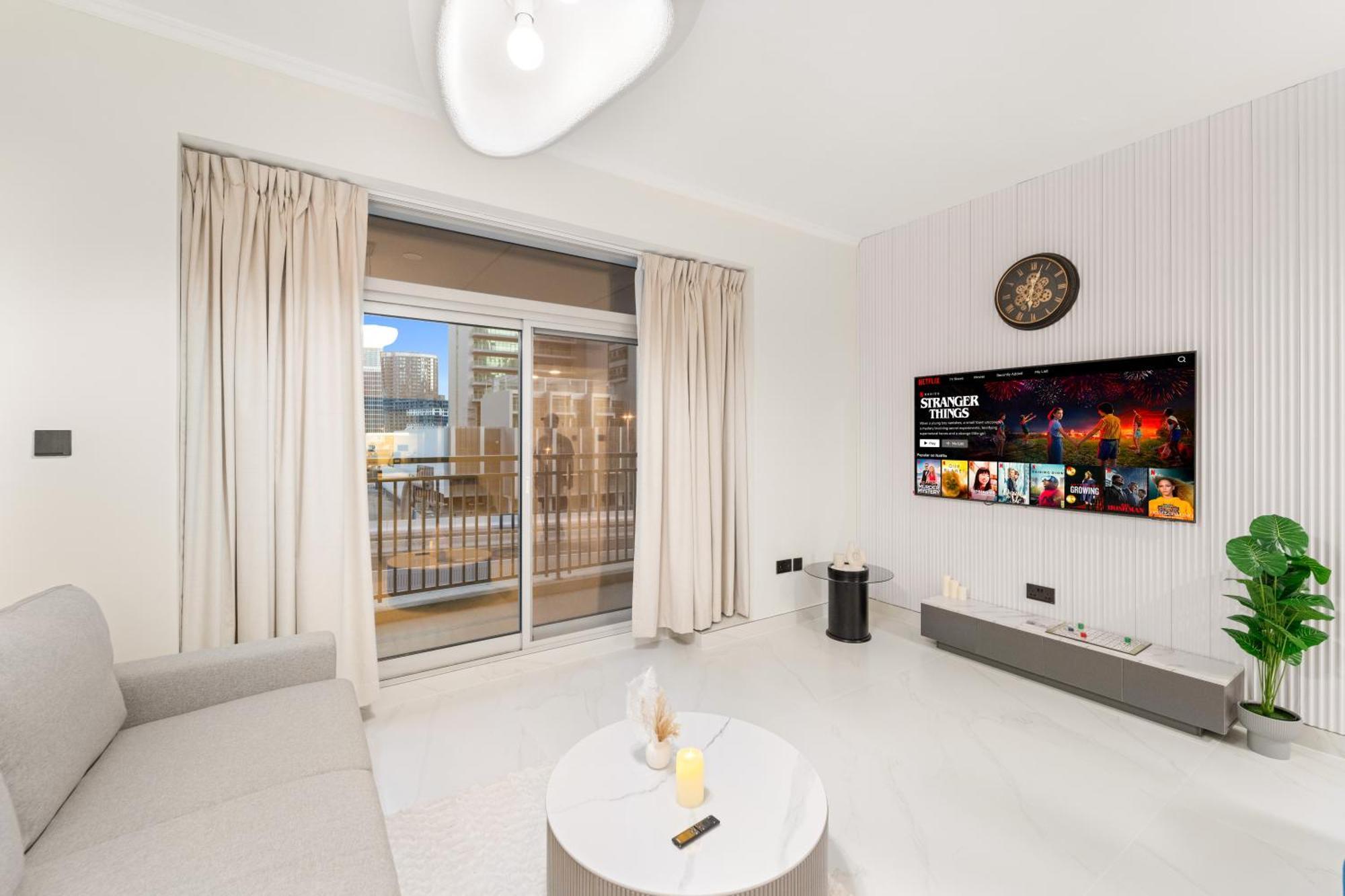 Bright & Spacious 1br In Downtown With Balcony L Close To Mall Appartement *