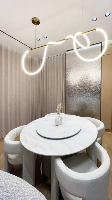 Apartemen Luxurious In The Heart Of Marina - Tram And Metro