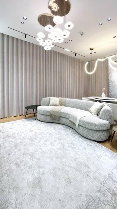 Luxurious In The Heart Of Marina - Tram And Metro Dubái