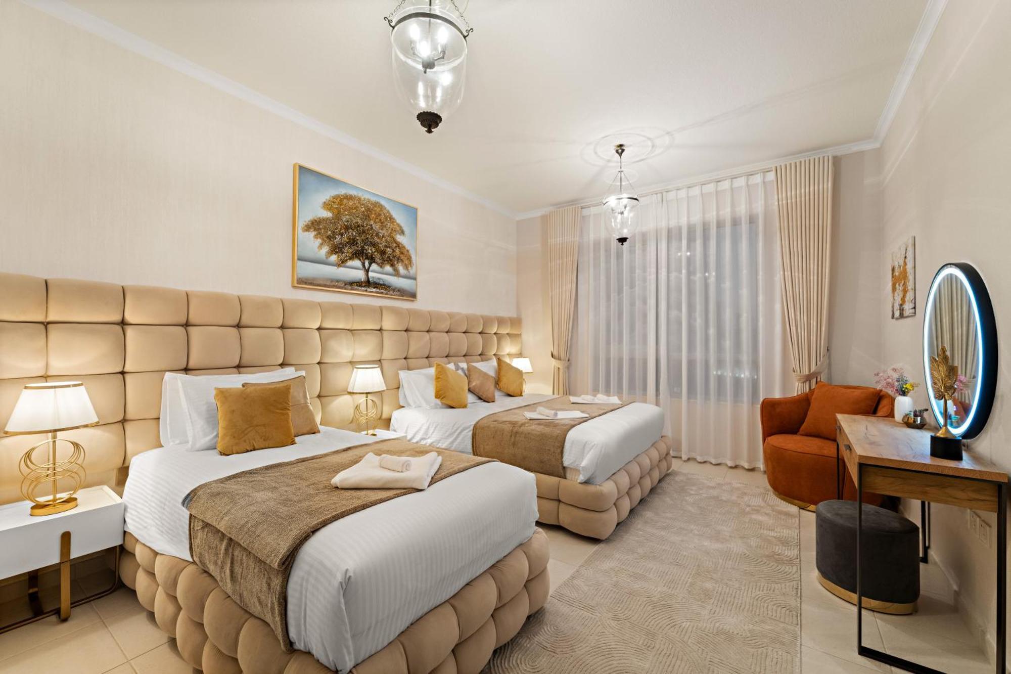 Ace Luxe, 2br, Downtown, Burj Khalifa & Fountain View, 5 Mins Walk To Mall Dubai