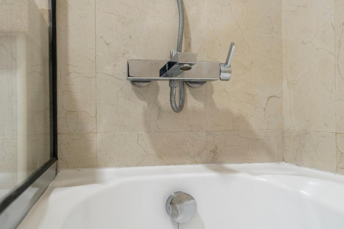 Appartement Cozy Spacious 1-bedroom Haven In Marina *