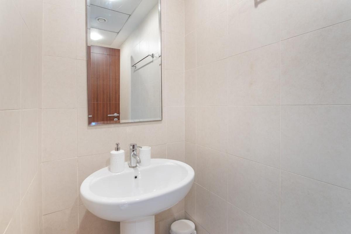 Cozy 1br Perfect For 4 In Downtown Dubaï