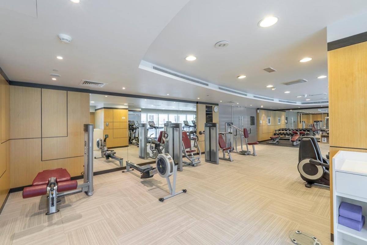 Beautifully Designed 3br With Canal Views In Business Bay Dubai