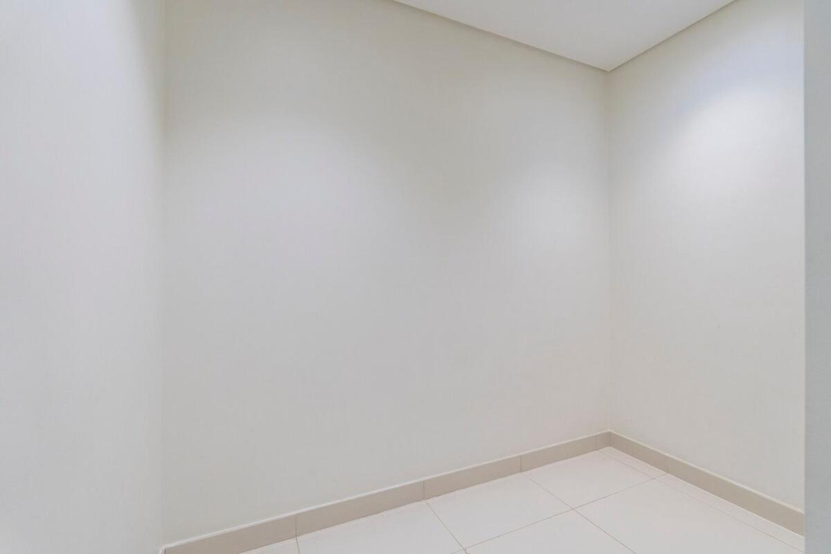 Beautifully Designed 3br With Canal Views In Business Bay Apartment *