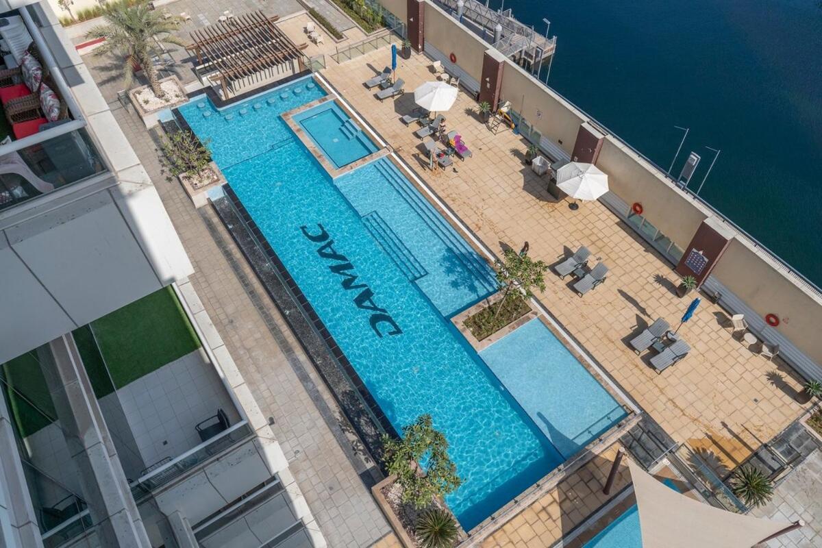 Apartment Beautifully Designed 3br With Canal Views In Business Bay *