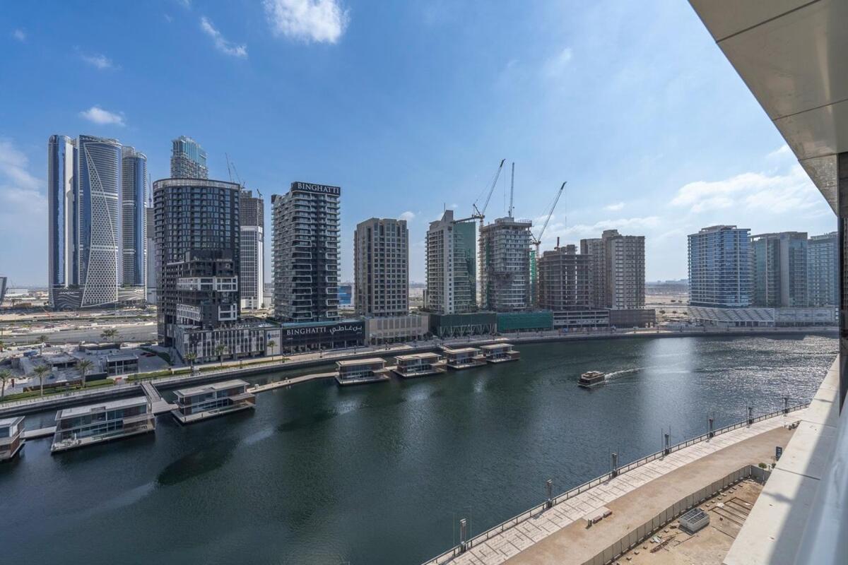 Apartment Beautifully Designed 3br With Canal Views In Business Bay Dubai